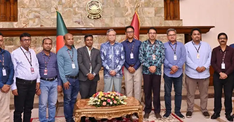 রাষ্ট্রপতির সঙ্গে ল’ রিপোর্টার্স ফোরাম প্রতিনিধিদের সাক্ষাৎ